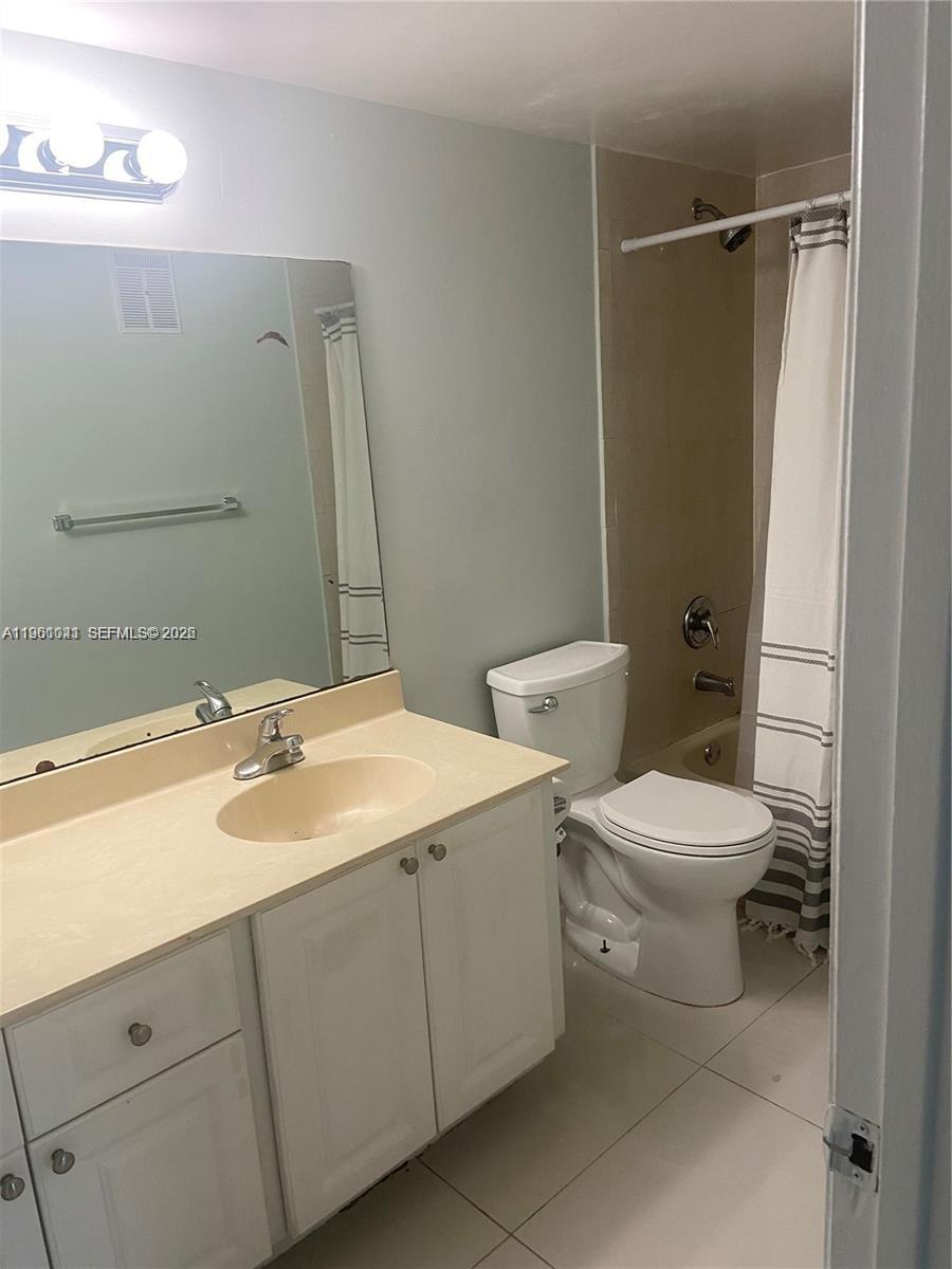731 North Pine Island Road, Unit 202 Plantation, FL 33324 - Photo 10 of 14