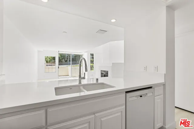 $5,950 | 4240 Lost Hills Road, Unit 802, Calabasas, CA 91301