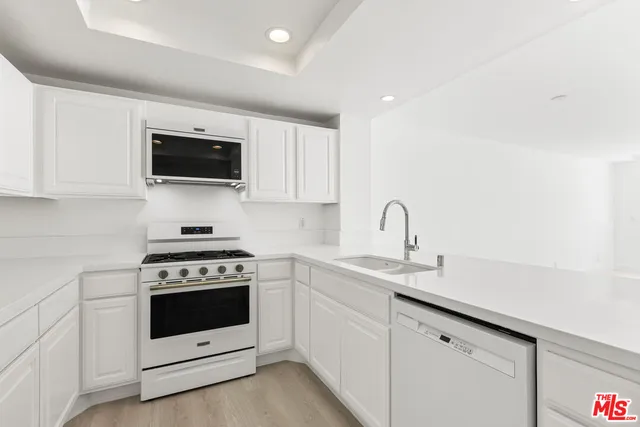 $5,950 | 4240 Lost Hills Road, Unit 802, Calabasas, CA 91301