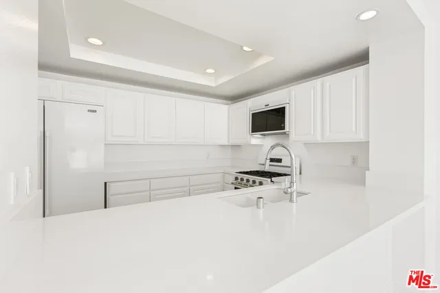 $5,950 | 4240 Lost Hills Road, Unit 802, Calabasas, CA 91301