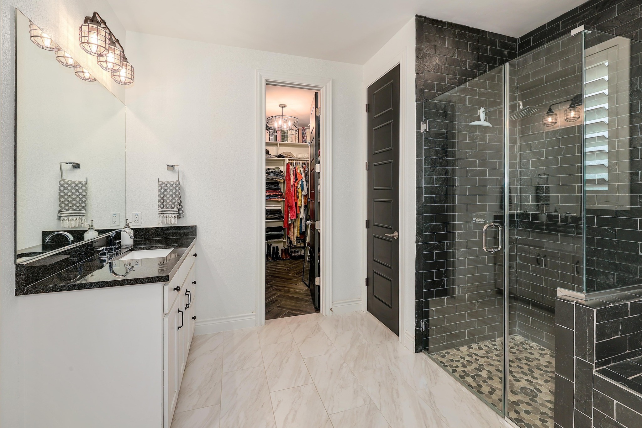 105 Graystone Lane Georgetown, TX 78633 - Photo 19 of 32 Primary Bathroom
