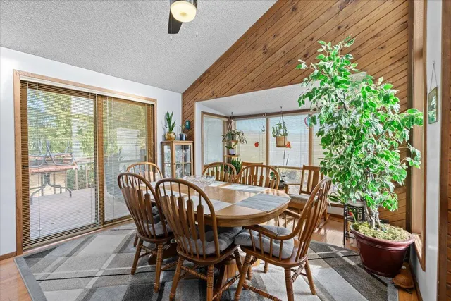 $630,000 | 2725 Cooley Lake Road, Highland, MI 48356