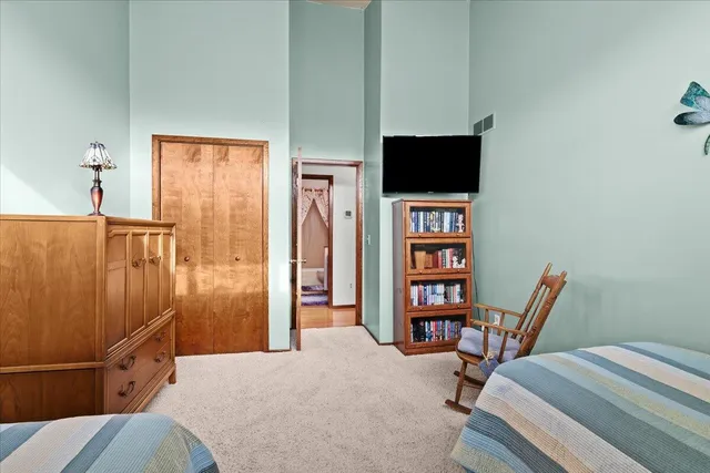 $630,000 | 2725 Cooley Lake Road, Highland, MI 48356