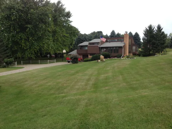 $595,000 | 2725 Cooley Lake Road, Highland, MI 48356