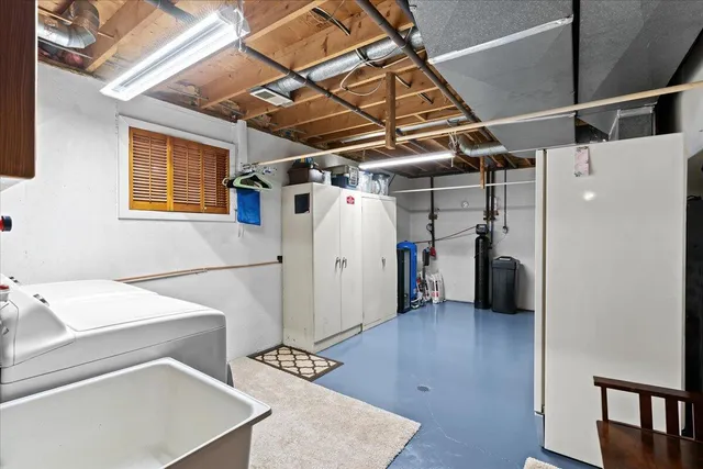 $630,000 | 2725 Cooley Lake Road, Highland, MI 48356