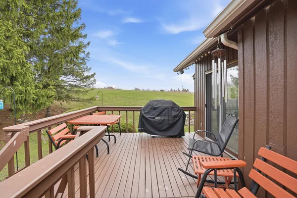 $585,500 | 2725 Cooley Lake Road, Highland, MI 48356