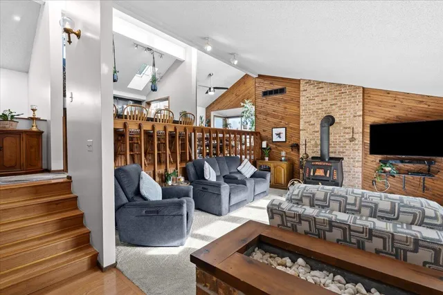 $630,000 | 2725 Cooley Lake Road, Highland, MI 48356