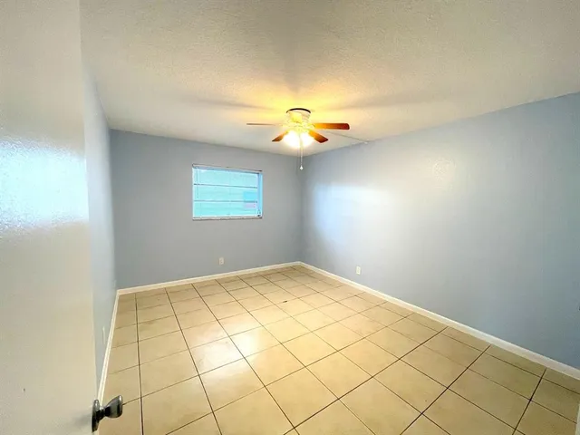 $1,900 | 501 West Kalmia Drive, Unit 1, West Palm Beach, FL 33403