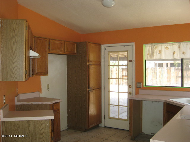 2742 West Sunset Road Tucson, AZ 85741 - Photo 6 of 14