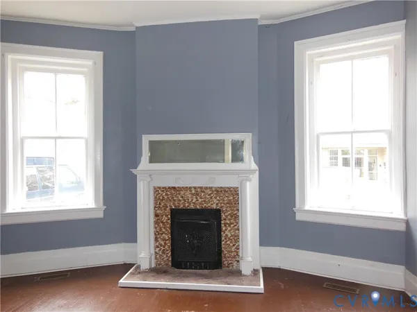 $219,000 | 625 West Washington Street, Petersburg, VA 23803