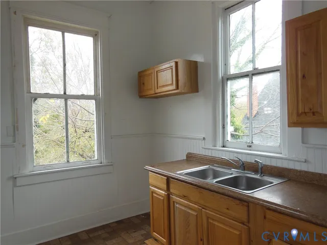 $239,900 | 625 West Washington Street, Petersburg, VA 23803