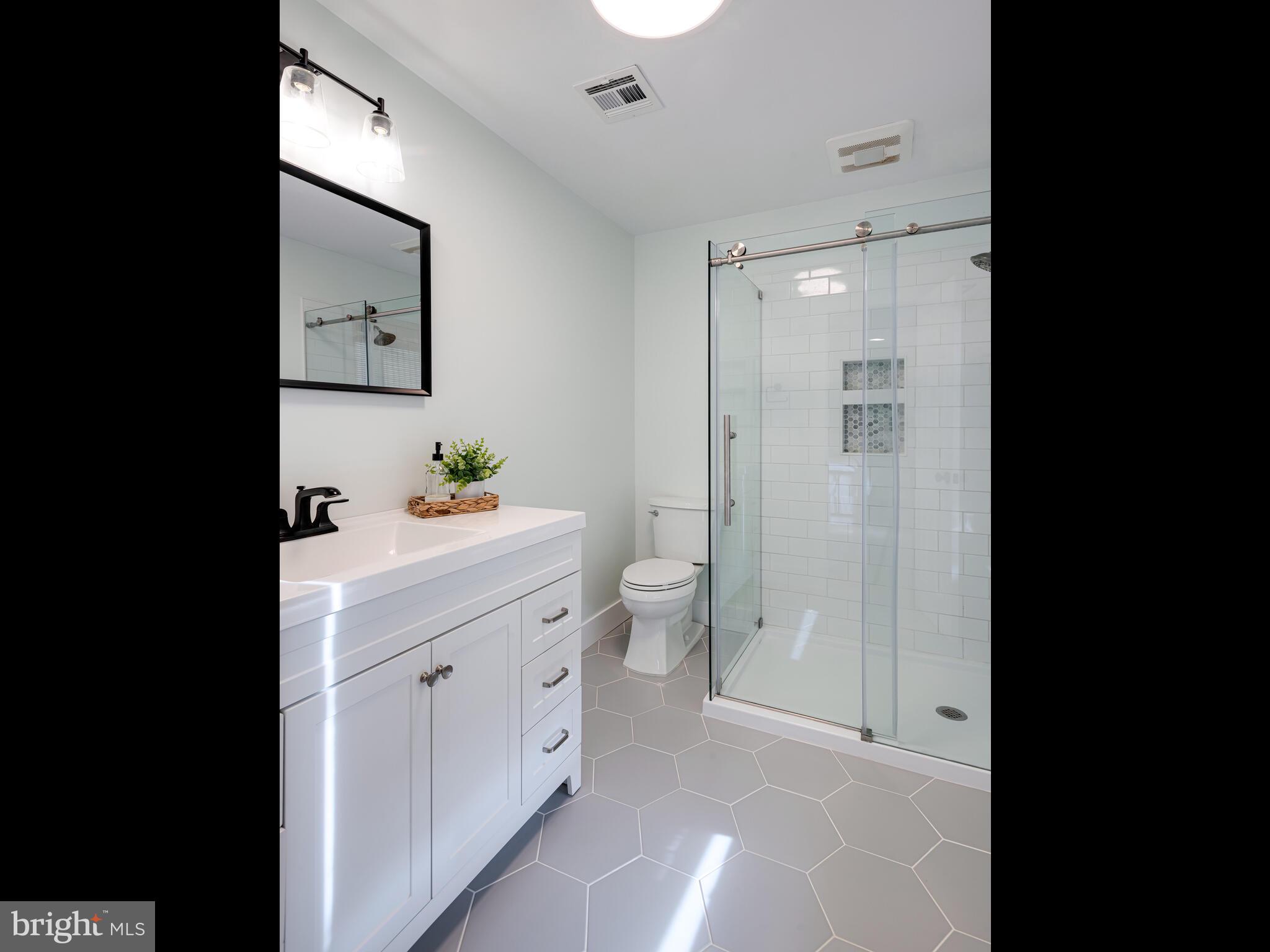 440 Font Road Downingtown, PA 19335 - Photo 36 of 51 Ensuite Bathroom