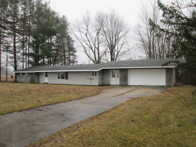 10729 Sarle Road Freeland, MI 48623 - Photo 2 of 11