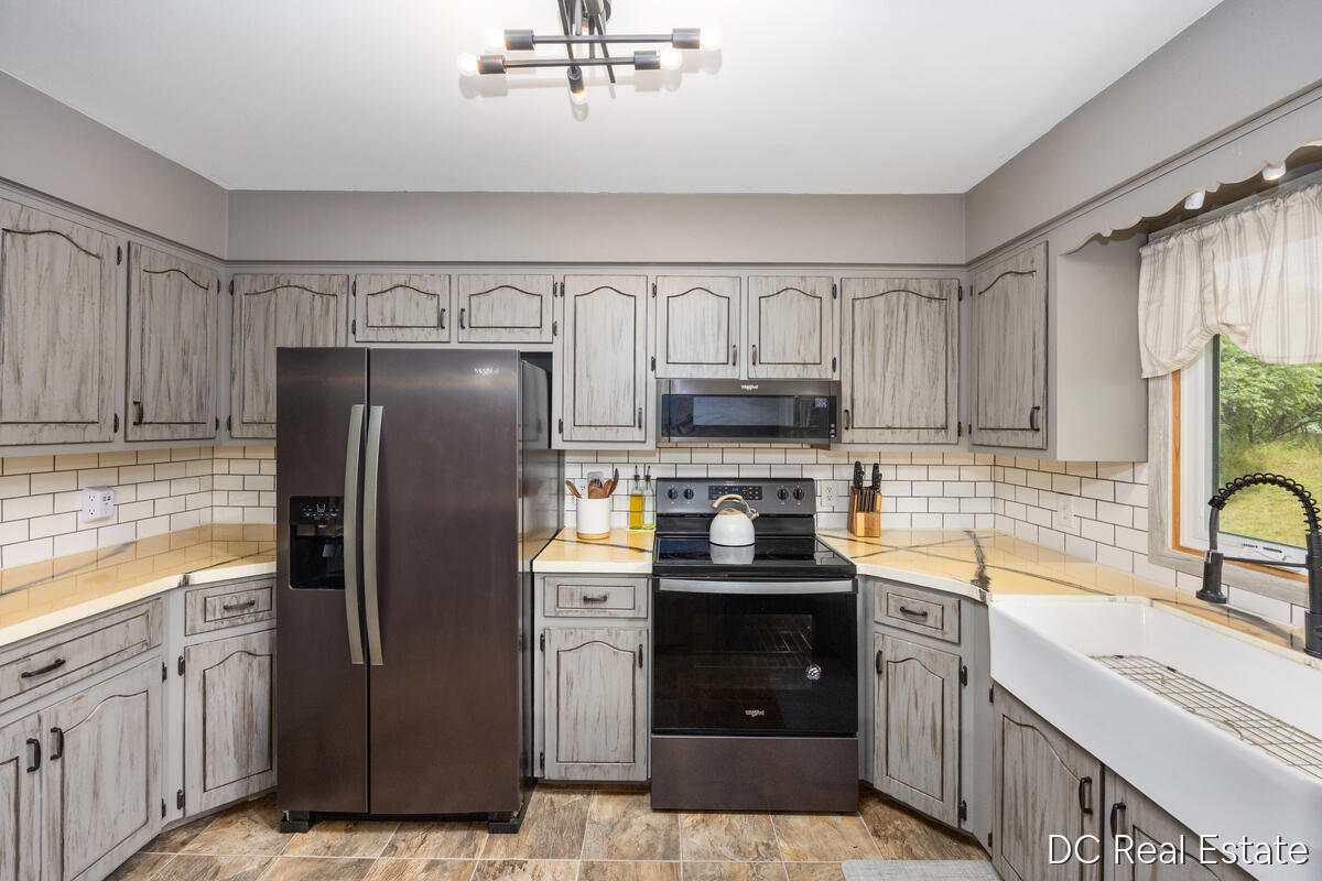 15721 West Almy Road Howard City, MI 49329 - Photo 10 of 35 15721-W-Almy_012