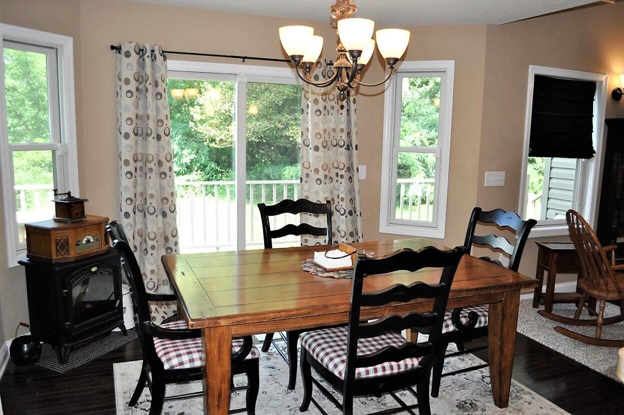 6896 Crumley Road Southwest Lancaster, OH 43130 - Photo 28 of 83 Eating Space - 6896 Crumley Road SW, Lancaster, OH 43130