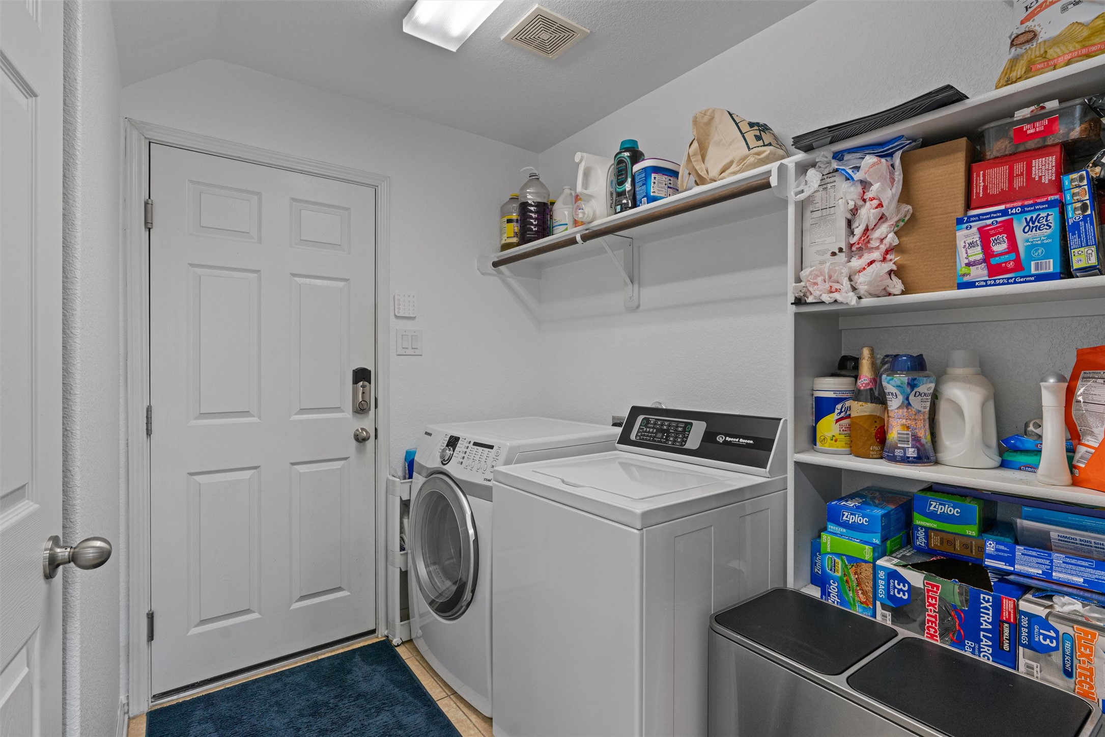 20513 Jackies Ranch Boulevard Pflugerville, TX 78660 - Photo 29 of 35 a utility room with dryer and washer