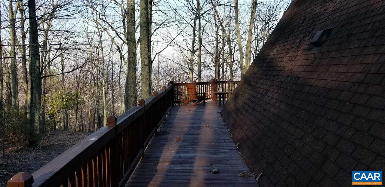 5273 Cub Creek Road Roseland, VA 22967 - Photo 20 of 31 a view of balcony and wooden floor