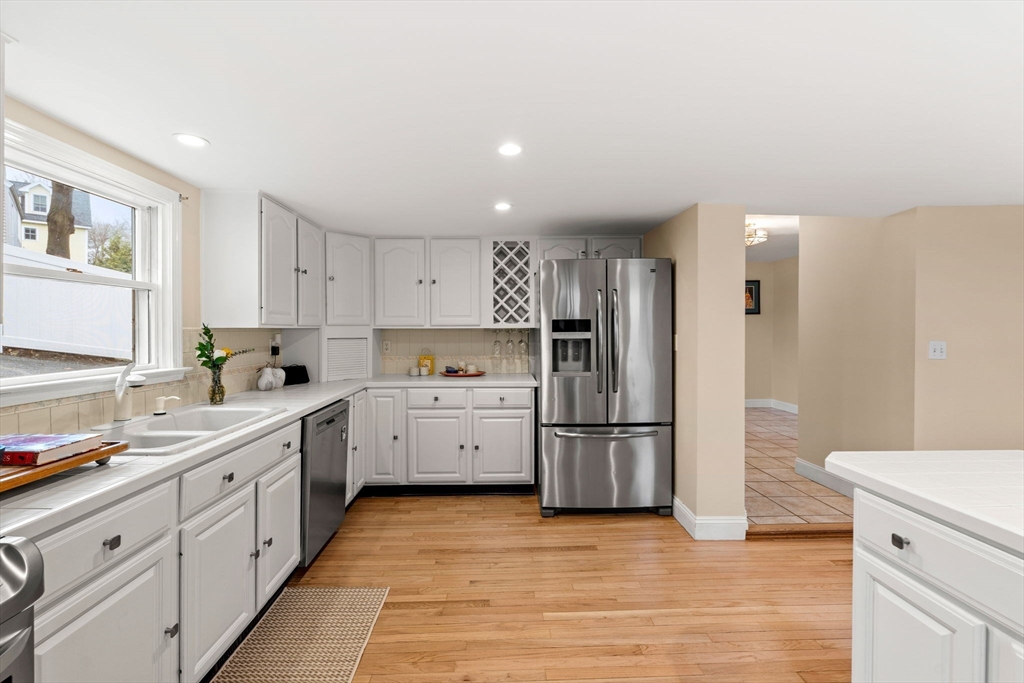 41 Red Spring Road Andover, MA 01810 - Photo 9 of 42