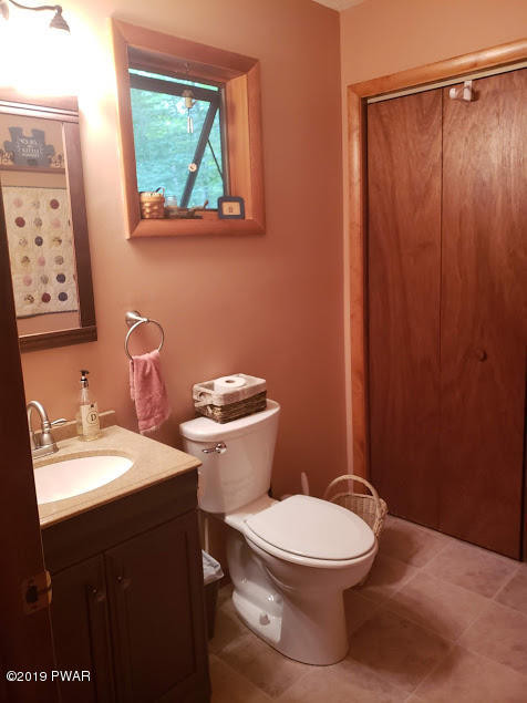 32 Ridgewood Circle Lake Ariel, PA 18436 - Photo 13 of 30 lower bath