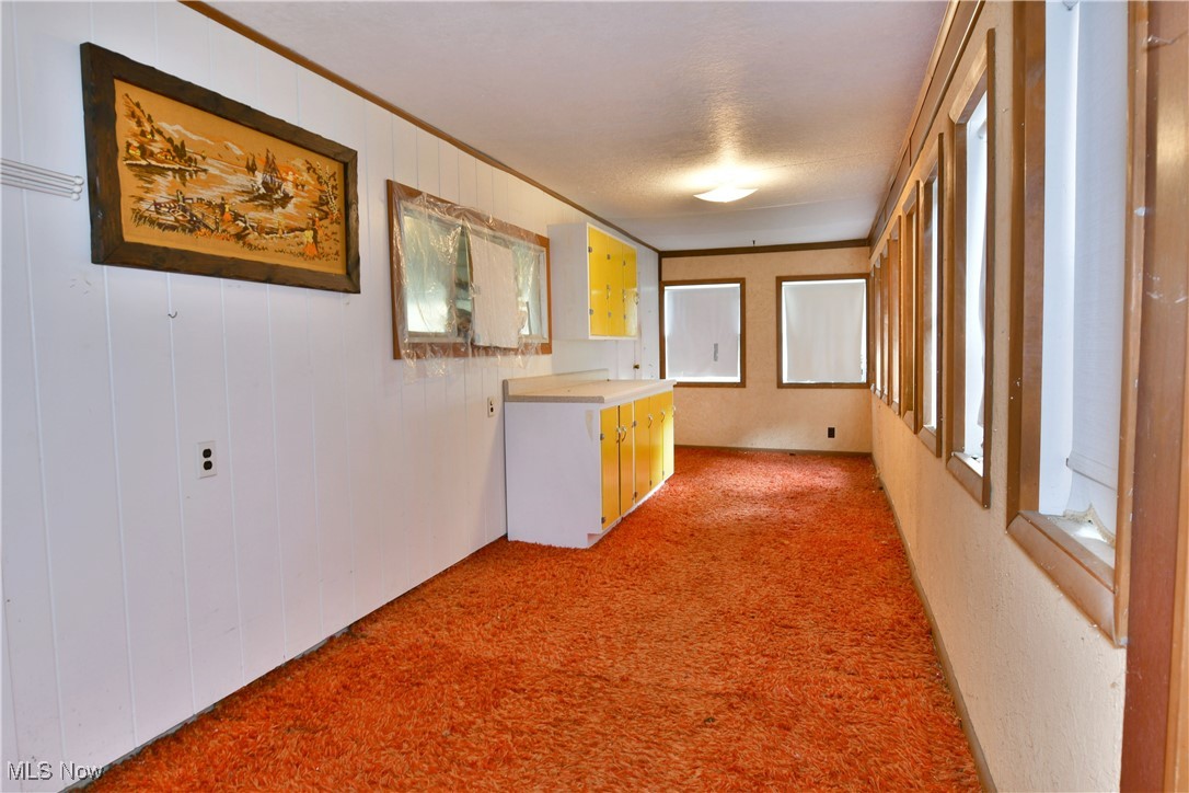 7975 Milligan East Road Kinsman, OH 44428 - Photo 40 of 49 Breezeway