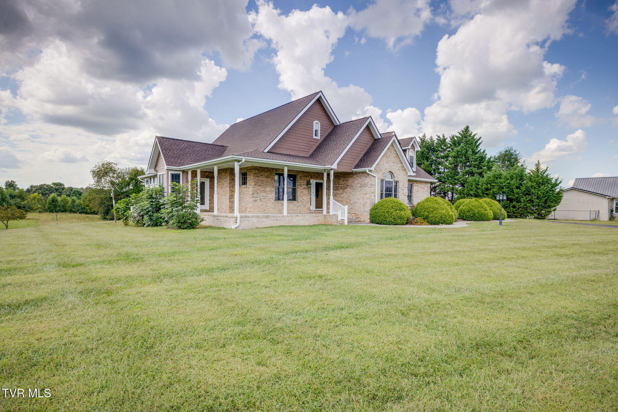 671 Old Embreeville Road Jonesborough, TN 37659 - Photo 3 of 69 002 (38)