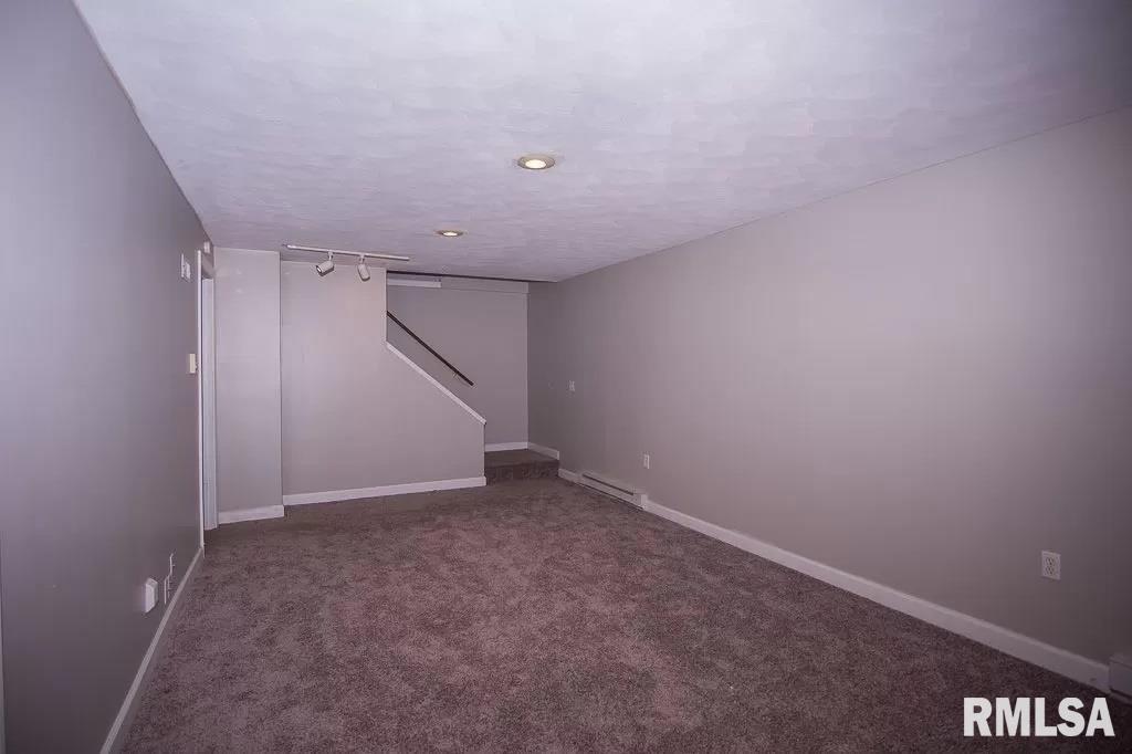 3327 Greenfield Road Bettendorf, IA 52722 - Photo 16 of 18 Gallery Image 16