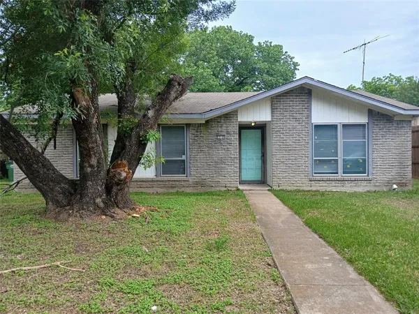 $1,600 | 12109 Bishop Drive, Balch Springs, TX 75180
