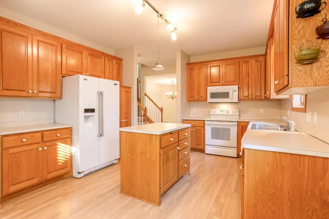 $365,000 | 1513 Pine Pointe, White Bear Lake, MN 55110