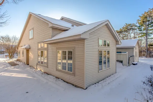 $365,000 | 1513 Pine Pointe, White Bear Lake, MN 55110