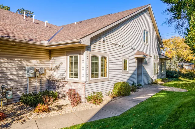 $365,000 | 1513 Pine Pointe, White Bear Lake, MN 55110