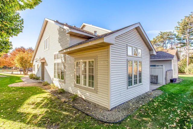 $365,000 | 1513 Pine Pointe, White Bear Lake, MN 55110