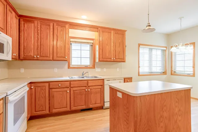 $365,000 | 1513 Pine Pointe, White Bear Lake, MN 55110