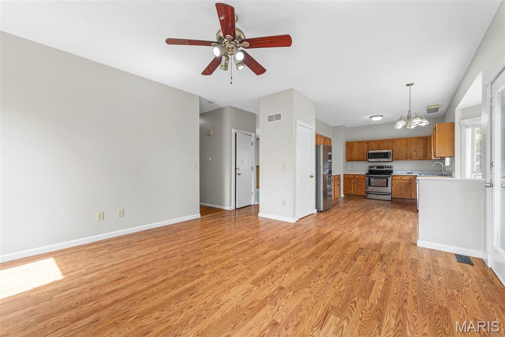 2906 Russet Court Florissant, MO 63031 - Photo 18 of 57