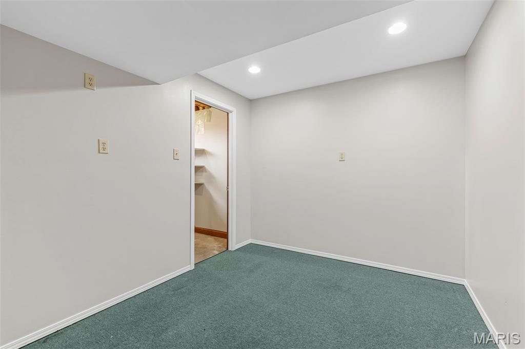 2906 Russet Court Florissant, MO 63031 - Photo 31 of 57