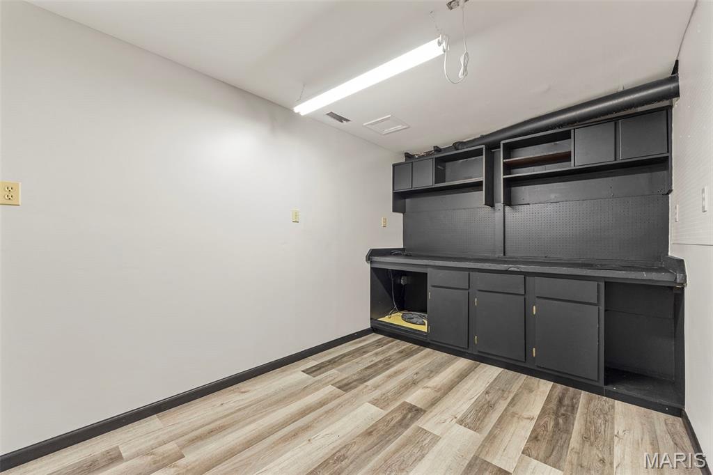 2906 Russet Court Florissant, MO 63031 - Photo 34 of 57