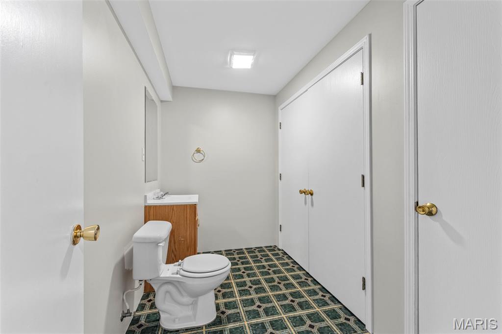 2906 Russet Court Florissant, MO 63031 - Photo 37 of 57