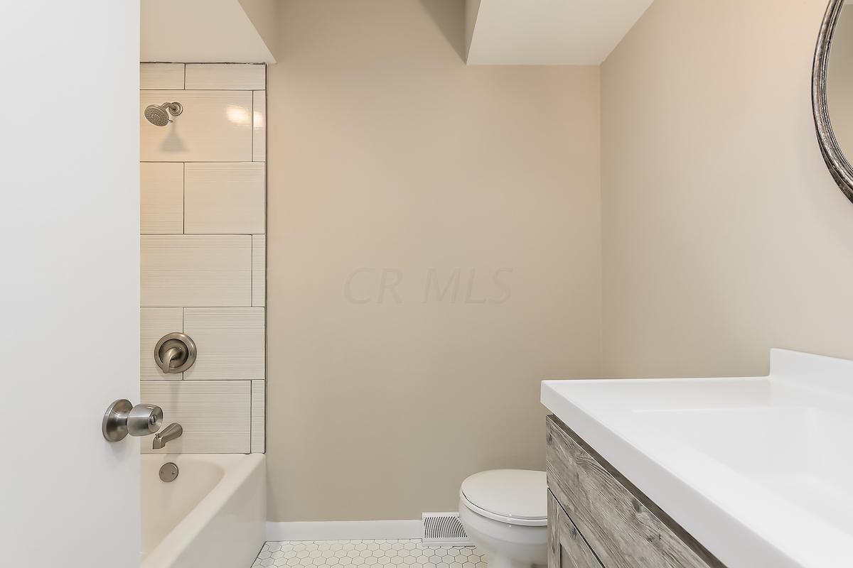 1856 Fairhaven Road Columbus, OH 43229 - Photo 17 of 23 Gallery Image 17