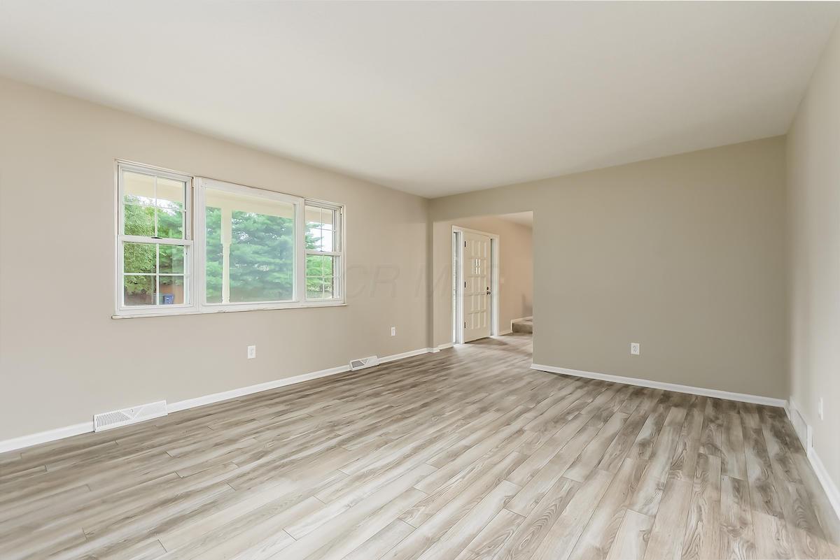 1856 Fairhaven Road Columbus, OH 43229 - Photo 5 of 23 Gallery Image 5