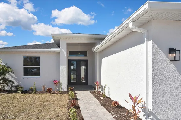 $2,200 | 1906 Northwest 28th Avenue, Cape Coral, FL 33993