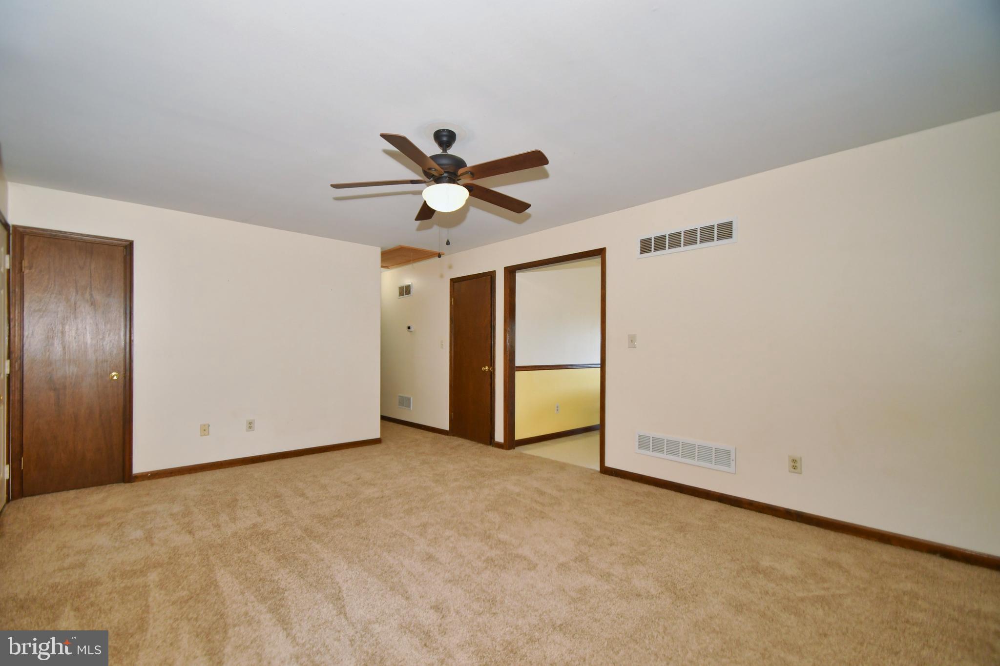 505 West Pearl Street Rising Sun, MD 21911 - Photo 5 of 40 Living Room