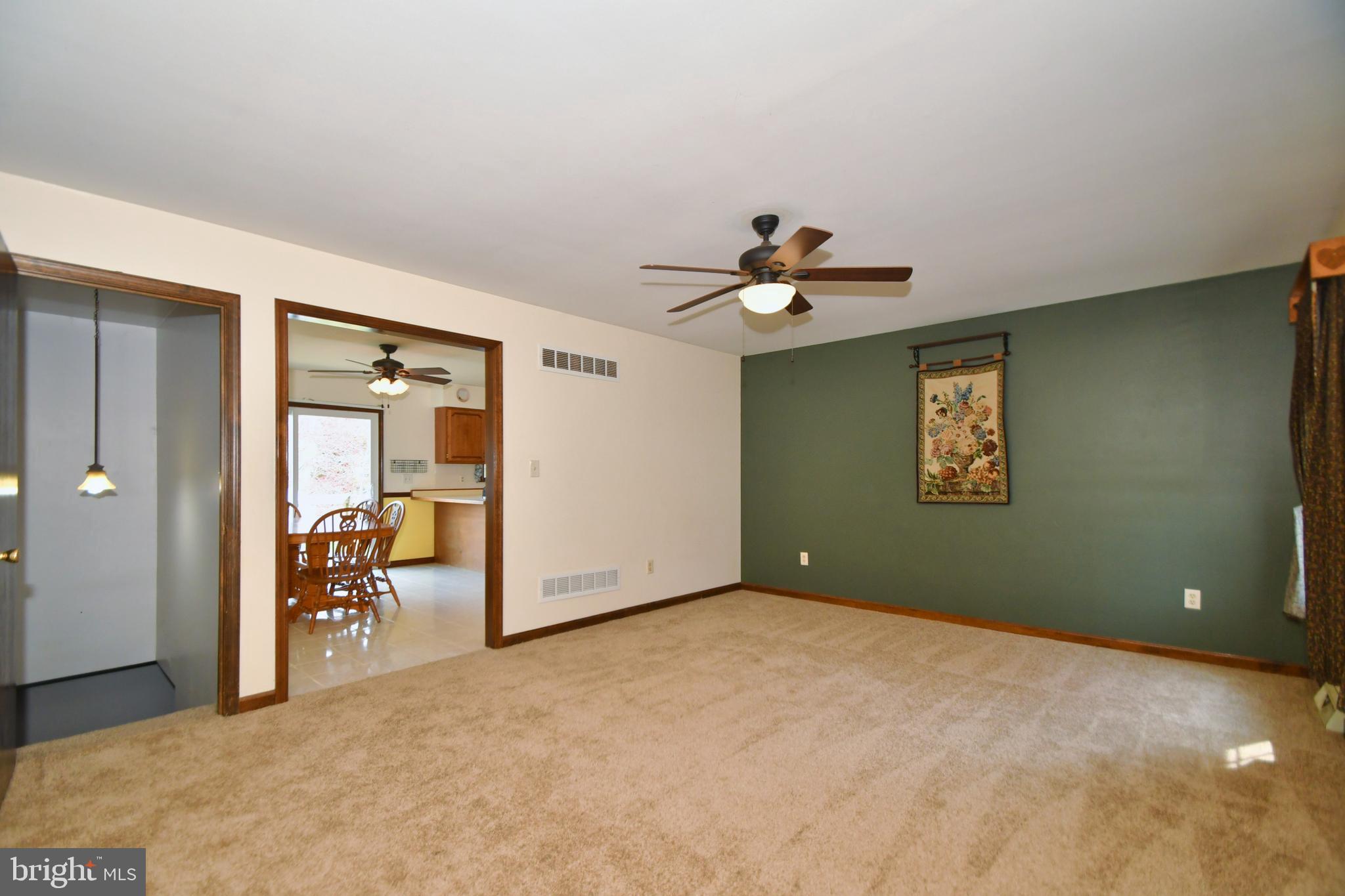 505 West Pearl Street Rising Sun, MD 21911 - Photo 8 of 40 Living Room