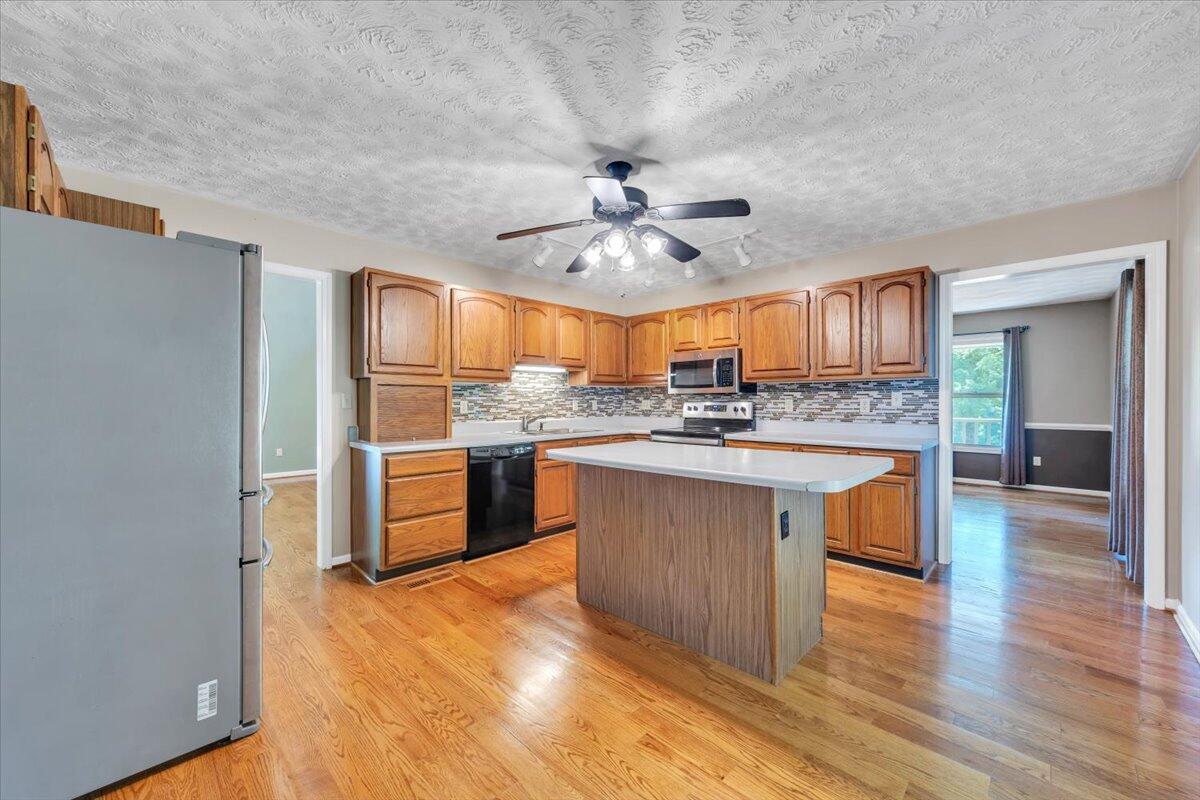 5145 Bradshaw Road Salem, VA 24153 - Photo 27 of 93 17-MIB01887