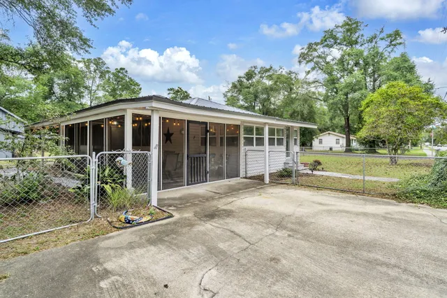 $280,000 | 226 South 19th Street, DeFuniak Springs, FL 32435