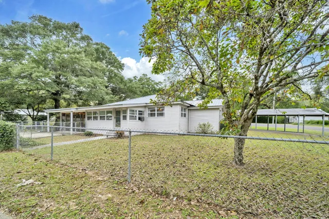 $280,000 | 226 South 19th Street, DeFuniak Springs, FL 32435