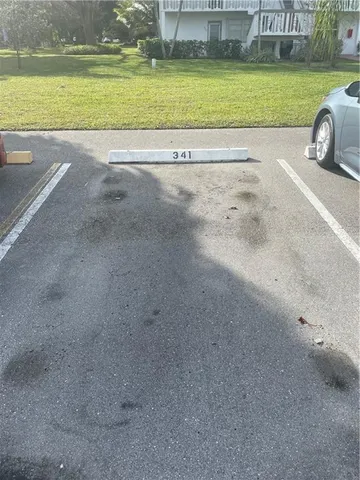 a view of a tennis court