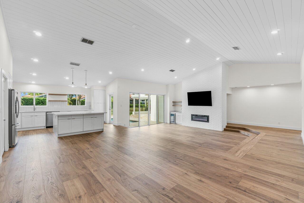 2724 Northwest 26th Street Boca Raton, FL 33434 - Photo 4 of 35 005-2724Northwest26thStreet-BocaRaton-FL