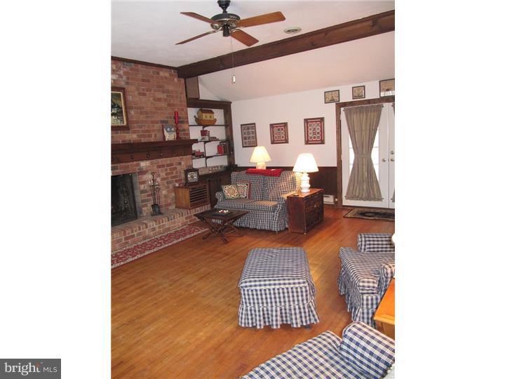 858 Old State Road Berwyn, PA 19312 - Photo 3 of 17 Family Room