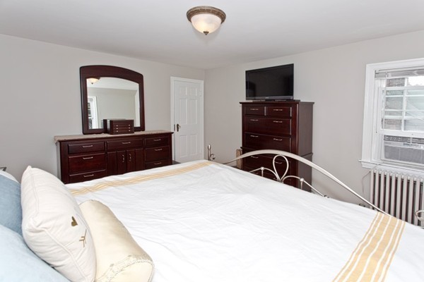 11 Windsor Road Stoneham, MA 02180 - Photo 15 of 30 Gallery Image 15