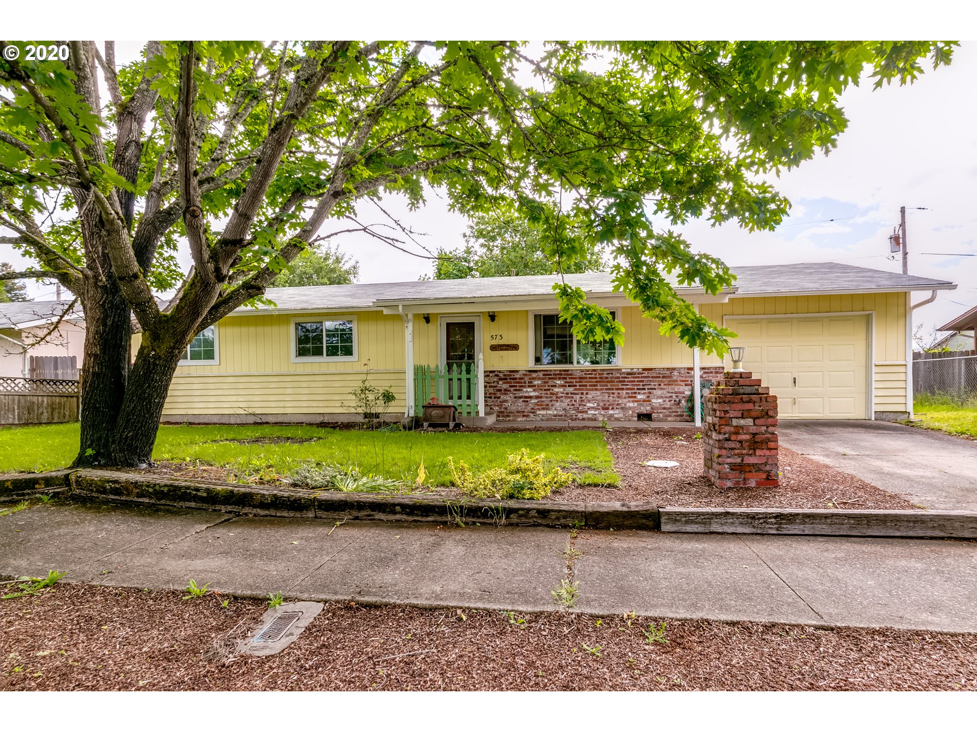573 South 40th Street Springfield, OR 97478 - Photo 1 of 12