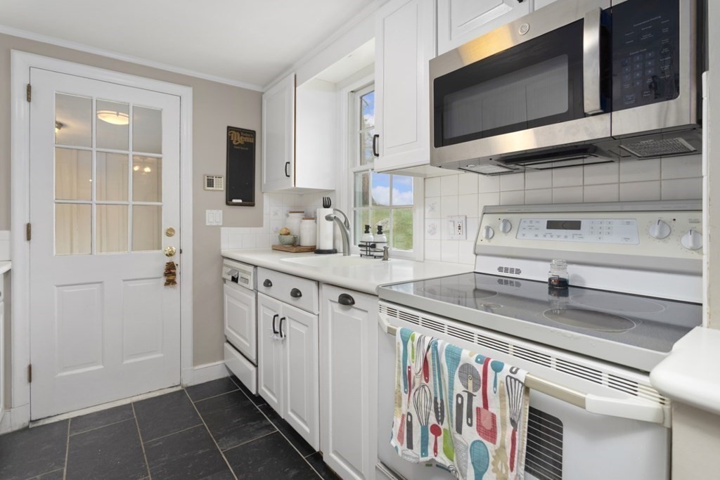 16 Longbow Road Lynnfield, MA 01940 - Photo 13 of 35 Gallery Image 13